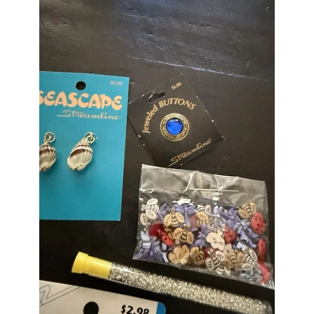 Vintage Mixed Sewing Lot Button Needles Singer Mini Cameos Sequins Crafts‎
